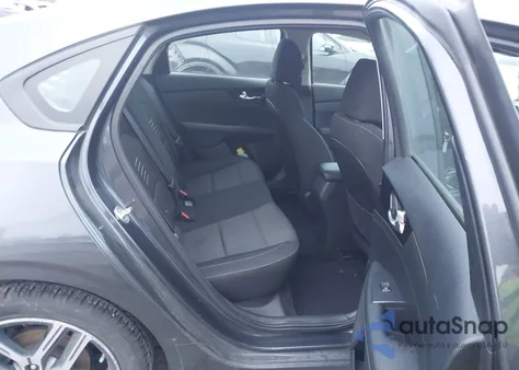 2019 Kia Forte S из США, поврежденный, VIN 3KPF34AD7KE064024